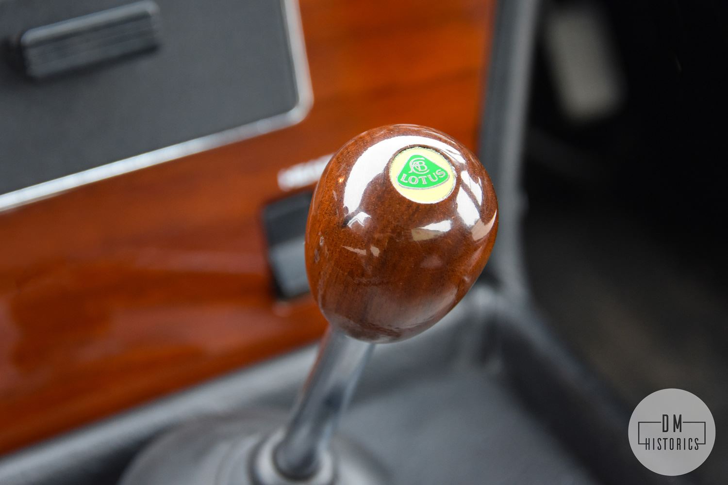 VNG445H- Gearstick.jpg