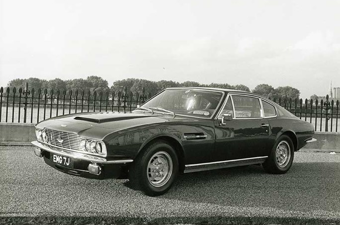 newport_pagnell_aston_martin_10popjpg