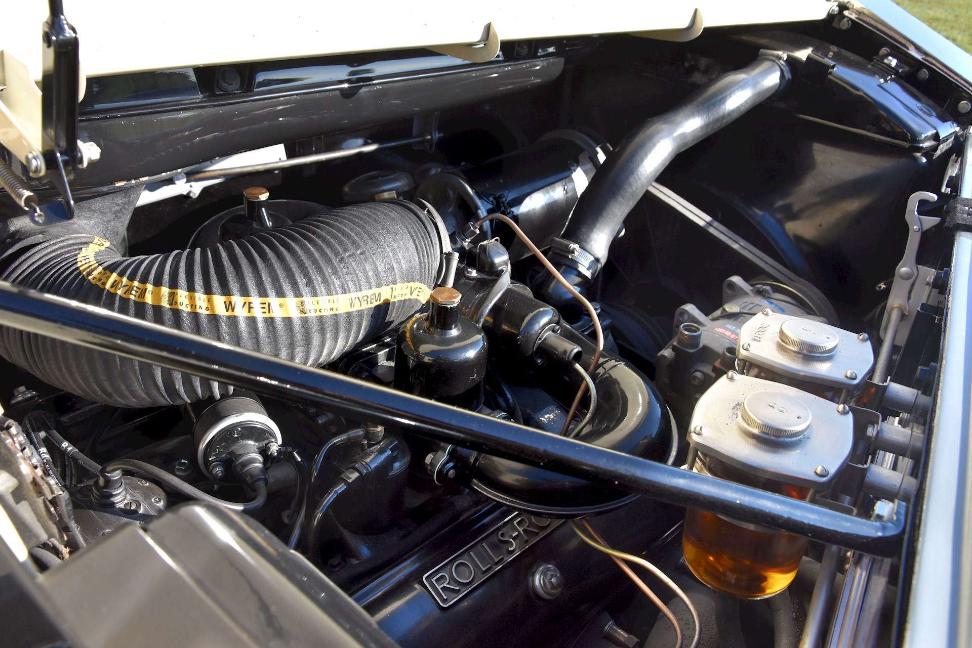 rollsroyce-enginebayjpg