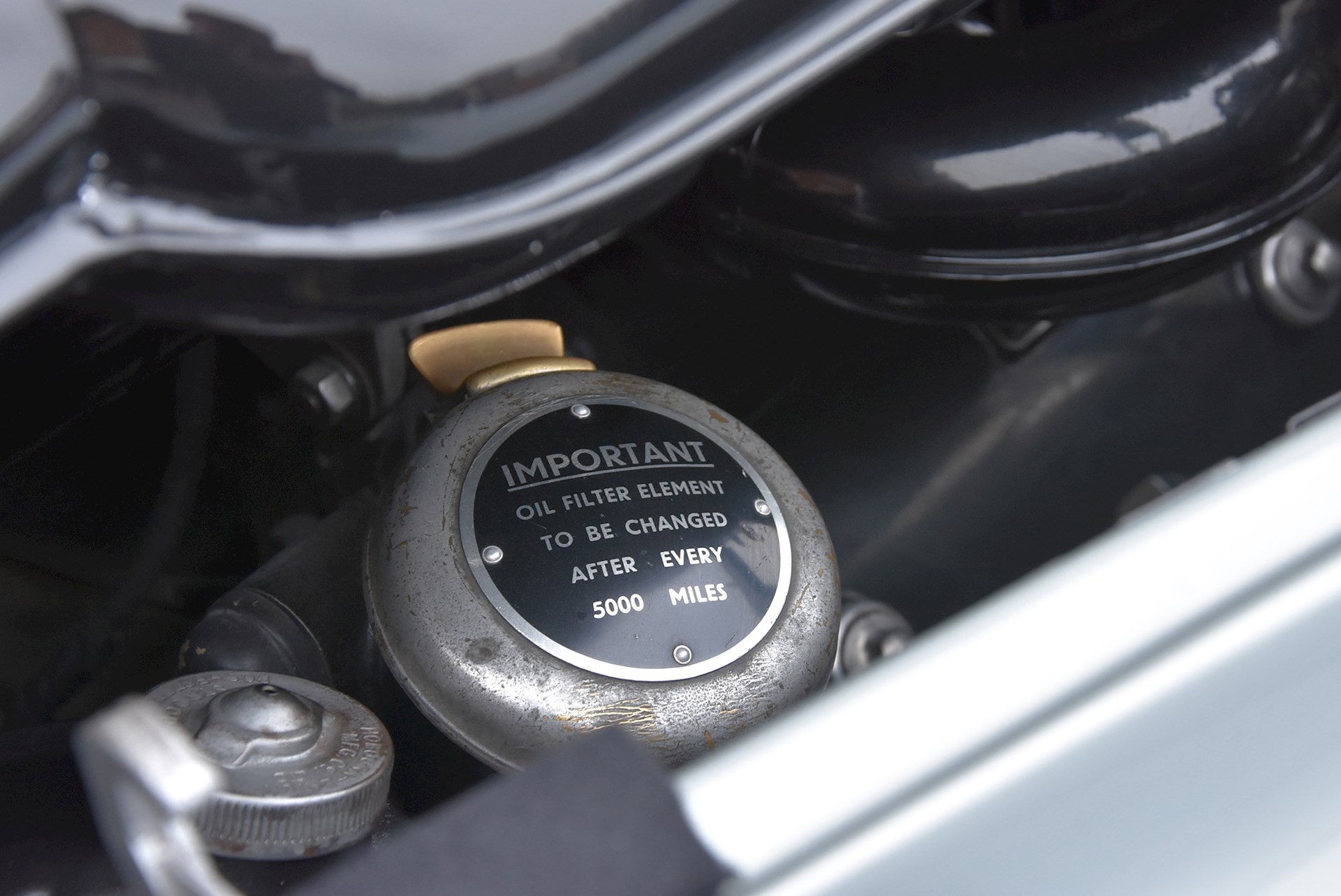 rollsroyce-engineoiljpg