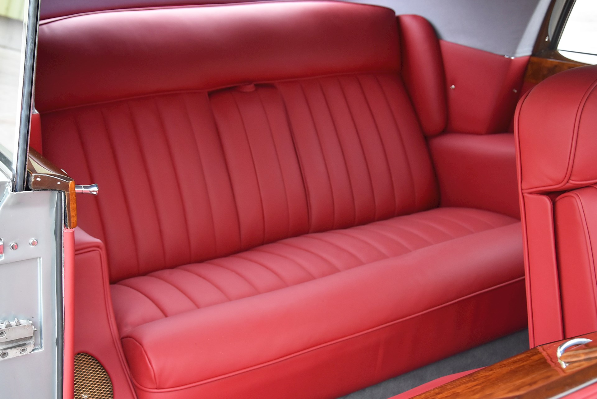 rollsroyce-interiorrearjpg