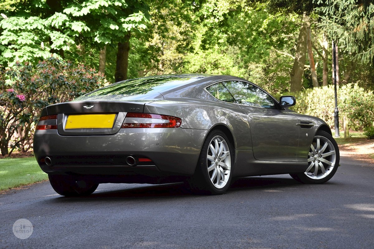 Aston martin db9 2005